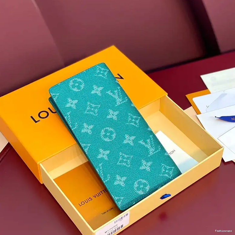 Fashionrepsfam ru LV 2411YA0070 Bags 0802